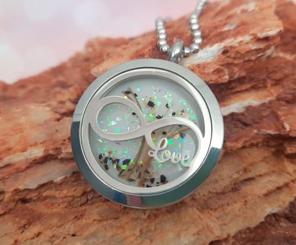 Medaillon "Infinity Love"